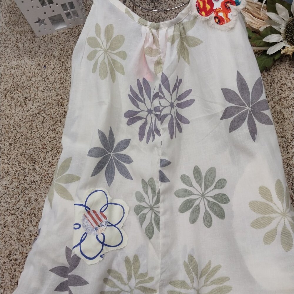 3507 Size Large Tie Shoulder Jumpsuit In Purple Floral with Appliqued Flowers. - Picture 4 of 6